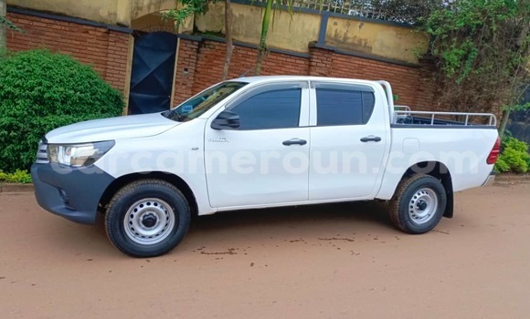 Buy Used Toyota Hilux White Car in Yaounde in Central Cameroon Buy Used Toyota Hilux White Car in Yaounde in Central Cameroon