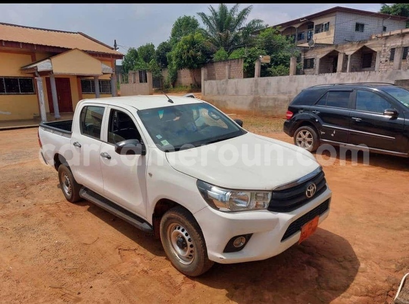 Big with watermark toyota pickup central cameroon yaounde 21628
