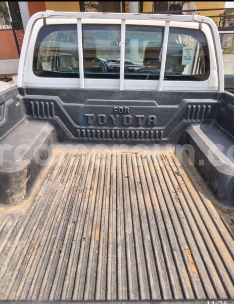 Big with watermark toyota pickup central cameroon yaounde 21628