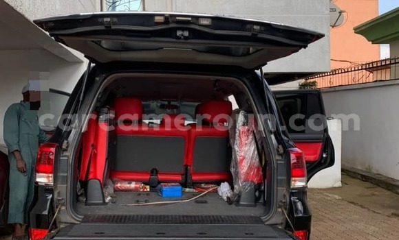 Acheter Occasion Voiture Toyota Land Cruiser Noir à Yaoundé, Central Cameroon Acheter Occasion Voiture Toyota Land Cruiser Noir à Yaoundé, Central Cameroon