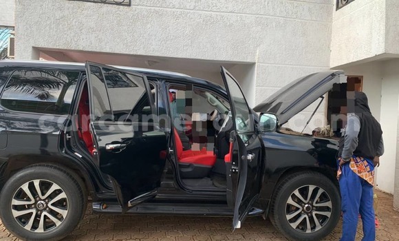 Acheter Occasion Voiture Toyota Land Cruiser Noir à Yaoundé, Central Cameroon Acheter Occasion Voiture Toyota Land Cruiser Noir à Yaoundé, Central Cameroon