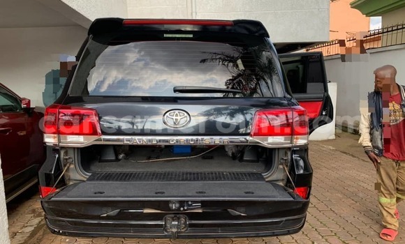 Acheter Occasion Voiture Toyota Land Cruiser Noir à Yaoundé, Central Cameroon Acheter Occasion Voiture Toyota Land Cruiser Noir à Yaoundé, Central Cameroon
