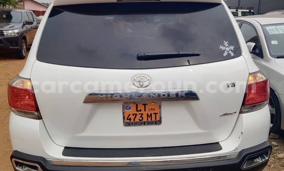 Sayi Na hannu Toyota Highlander White Mota in Yaounde a Babban Kamaru Sayi Na hannu Toyota Highlander White Mota in Yaounde a Babban Kamaru