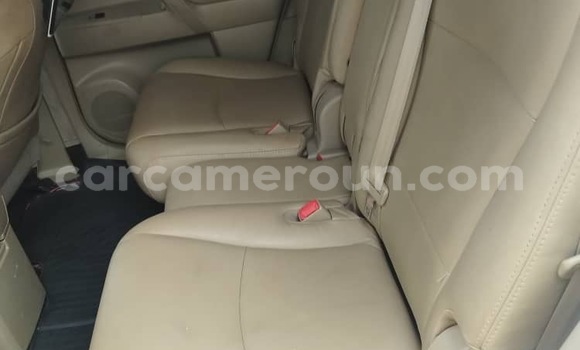 Sayi Na hannu Toyota Highlander White Mota in Yaounde a Babban Kamaru Sayi Na hannu Toyota Highlander White Mota in Yaounde a Babban Kamaru