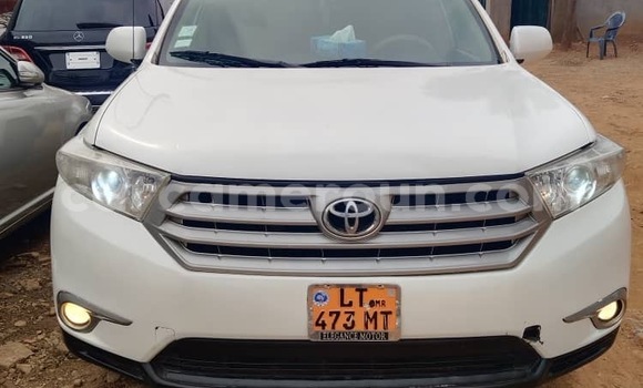 Sayi Na hannu Toyota Highlander White Mota in Yaounde a Babban Kamaru Sayi Na hannu Toyota Highlander White Mota in Yaounde a Babban Kamaru