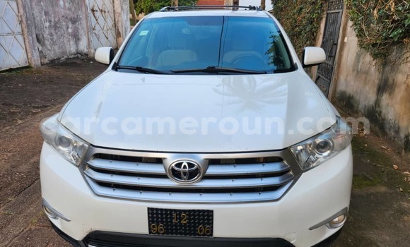 Acheter Occasion Voiture Toyota Highlander Blanc à Yaoundé, Central Cameroon