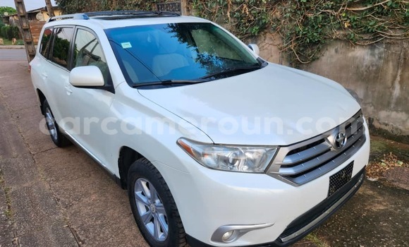 Buy Used Toyota Highlander White Car in Yaounde in Central Cameroon Buy Used Toyota Highlander White Car in Yaounde in Central Cameroon