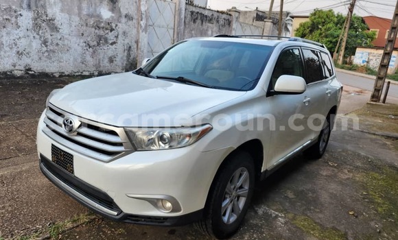 Buy Used Toyota Highlander White Car in Yaounde in Central Cameroon Buy Used Toyota Highlander White Car in Yaounde in Central Cameroon