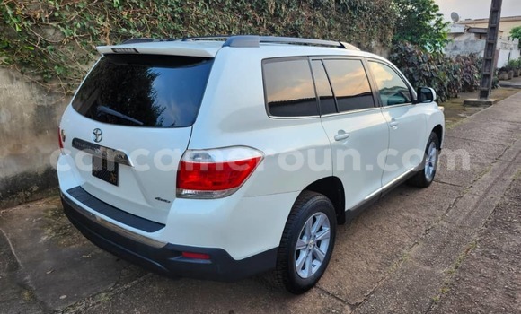 Buy Used Toyota Highlander White Car in Yaounde in Central Cameroon Buy Used Toyota Highlander White Car in Yaounde in Central Cameroon
