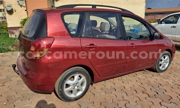Acheter Occasion Voiture Toyota Corolla Verso Rouge à Yaoundé, Central Cameroon Acheter Occasion Voiture Toyota Corolla Verso Rouge à Yaoundé, Central Cameroon