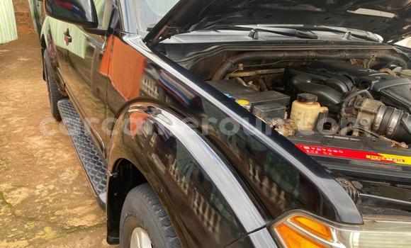 Acheter Occasion Voiture Nissan Pathfinder Noir à Yaoundé, Central Cameroon Acheter Occasion Voiture Nissan Pathfinder Noir à Yaoundé, Central Cameroon