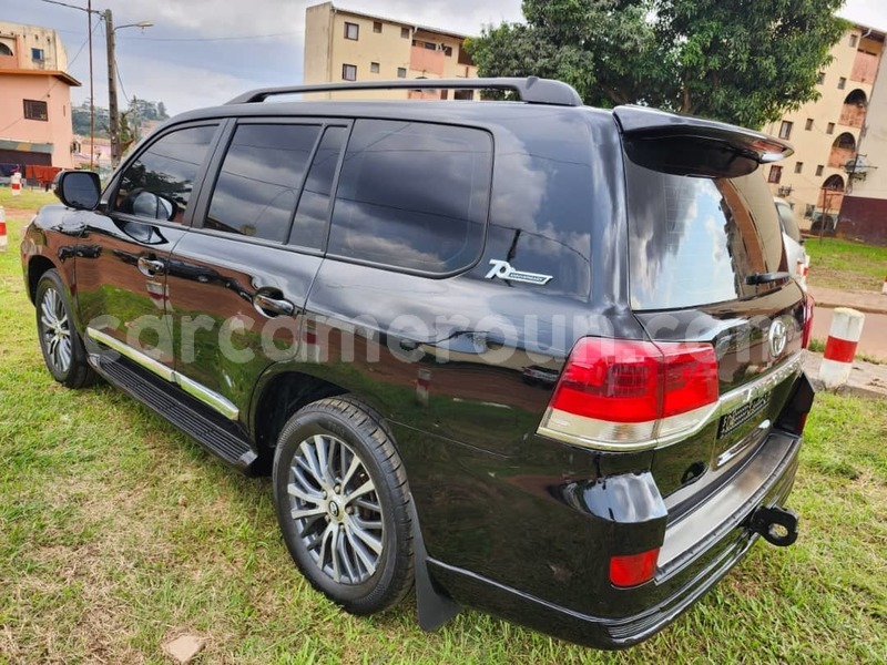 Big with watermark toyota land cruiser central cameroon yaounde 21649
