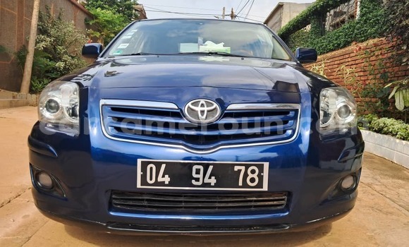 Sayi Na hannu Toyota Avensis Blue Mota in Yaounde a Babban Kamaru Sayi Na hannu Toyota Avensis Blue Mota in Yaounde a Babban Kamaru