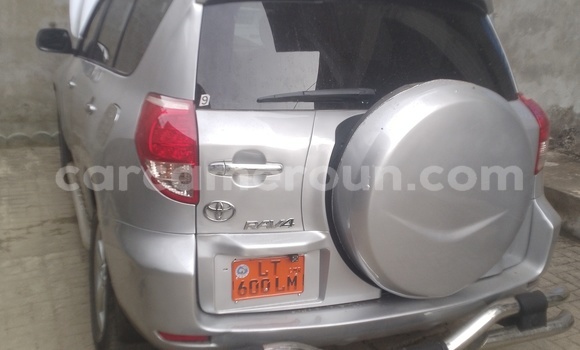 Acheter Occasion Voiture Toyota RAV4 Gris à Douala, Littoral Cameroon Acheter Occasion Voiture Toyota RAV4 Gris à Douala, Littoral Cameroon
