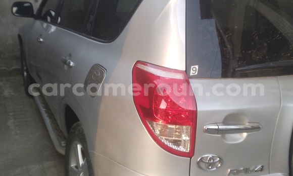 Acheter Occasion Voiture Toyota RAV4 Gris à Douala, Littoral Cameroon Acheter Occasion Voiture Toyota RAV4 Gris à Douala, Littoral Cameroon