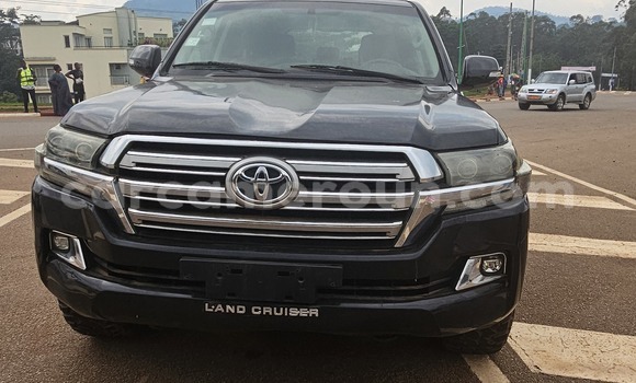 Acheter Occasion Voiture Toyota Land Cruiser Prado Noir à Yaoundé, Central Cameroon Acheter Occasion Voiture Toyota Land Cruiser Prado Noir à Yaoundé, Central Cameroon