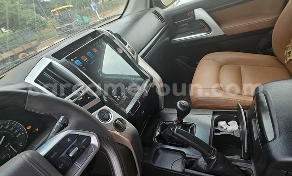 Acheter Occasion Voiture Toyota Land Cruiser Prado Noir à Yaoundé, Central Cameroon Acheter Occasion Voiture Toyota Land Cruiser Prado Noir à Yaoundé, Central Cameroon