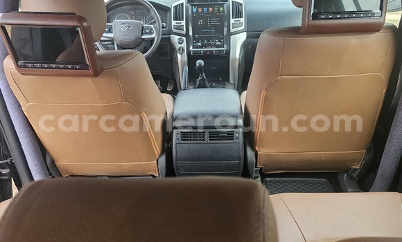 Acheter Occasion Voiture Toyota Land Cruiser Prado Noir à Yaoundé, Central Cameroon Acheter Occasion Voiture Toyota Land Cruiser Prado Noir à Yaoundé, Central Cameroon