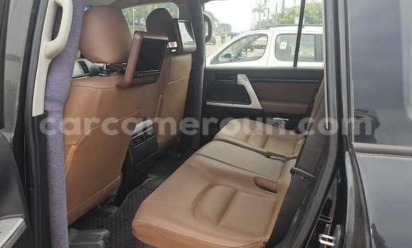 Acheter Occasion Voiture Toyota Land Cruiser Prado Noir à Yaoundé, Central Cameroon Acheter Occasion Voiture Toyota Land Cruiser Prado Noir à Yaoundé, Central Cameroon
