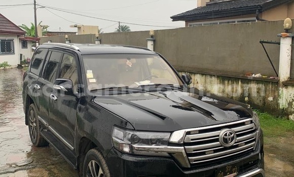 Buy Used Toyota Land Cruiser Black Car in Douala in Littoral Cameroon
