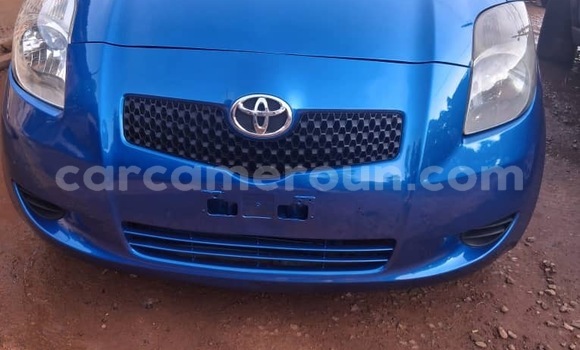 Sayi Na hannu Toyota Yaris Blue Mota in Yaounde a Babban Kamaru Sayi Na hannu Toyota Yaris Blue Mota in Yaounde a Babban Kamaru