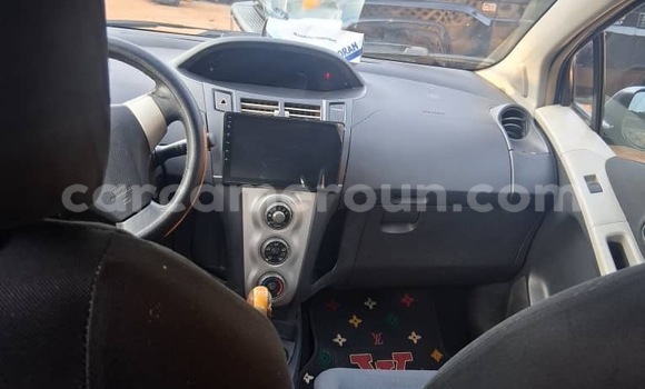 Acheter Occasion Voiture Toyota Yaris Bleu à Yaoundé, Central Cameroon Acheter Occasion Voiture Toyota Yaris Bleu à Yaoundé, Central Cameroon