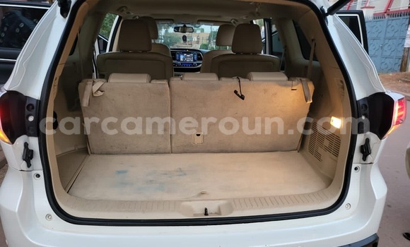 Acheter Neuf Voiture Toyota Highlander Blanc à Yaoundé, Central Cameroon Acheter Neuf Voiture Toyota Highlander Blanc à Yaoundé, Central Cameroon