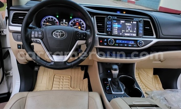 Acheter Neuf Voiture Toyota Highlander Blanc à Yaoundé, Central Cameroon Acheter Neuf Voiture Toyota Highlander Blanc à Yaoundé, Central Cameroon