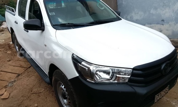 Acheter Neuf Voiture Toyota Hilux Blanc à Yaoundé, Central Cameroon Acheter Neuf Voiture Toyota Hilux Blanc à Yaoundé, Central Cameroon