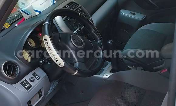 Acheter Occasion Voiture Toyota RAV4 Gris à Douala, Littoral Cameroon Acheter Occasion Voiture Toyota RAV4 Gris à Douala, Littoral Cameroon