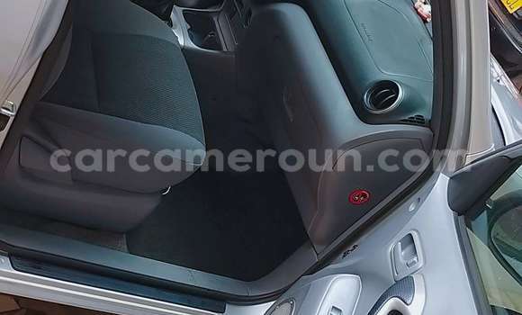 Acheter Occasion Voiture Toyota RAV4 Gris à Douala, Littoral Cameroon Acheter Occasion Voiture Toyota RAV4 Gris à Douala, Littoral Cameroon