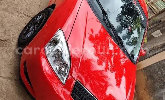 Sayi Na hannu Toyota Corolla Red Mota in Yaounde a Babban Kamaru Sayi Na hannu Toyota Corolla Red Mota in Yaounde a Babban Kamaru