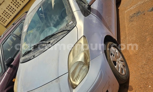 Sayi Sabo Toyota Vitz Azurfa Mota in Yaounde a Babban Kamaru Sayi Sabo Toyota Vitz Azurfa Mota in Yaounde a Babban Kamaru