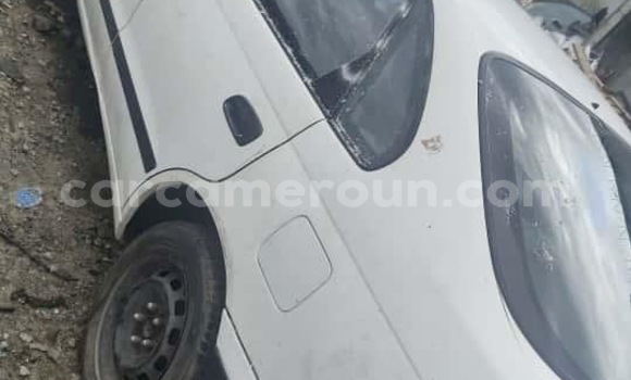 Acheter Import Voiture Toyota Carina E Blanc à Douala, Littoral Cameroon Acheter Import Voiture Toyota Carina E Blanc à Douala, Littoral Cameroon