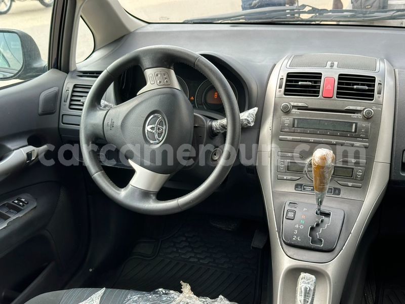 Big with watermark toyota auris littoral cameroon douala 21708