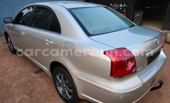 Sayi Na hannu Toyota Avensis Azurfa Mota in Yaounde a Babban Kamaru Sayi Na hannu Toyota Avensis Azurfa Mota in Yaounde a Babban Kamaru
