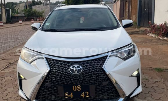 Buy Used Toyota RAV4 White Car in Yaounde in Central Cameroon