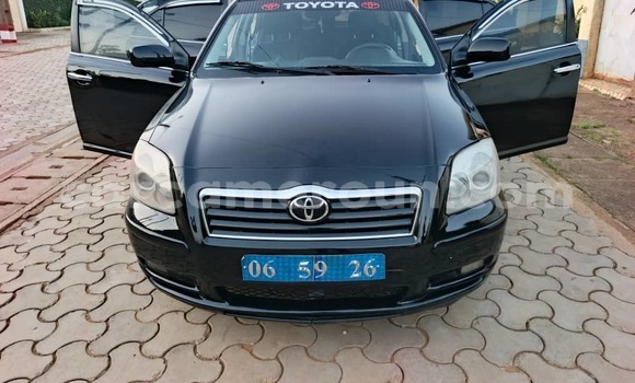 Sayi Na hannu Toyota Avensis Black Mota in Yaounde a Babban Kamaru Sayi Na hannu Toyota Avensis Black Mota in Yaounde a Babban Kamaru