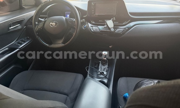 Acheter Occasion Voiture Toyota C-HR Noir à Yaoundé, Central Cameroon Acheter Occasion Voiture Toyota C-HR Noir à Yaoundé, Central Cameroon