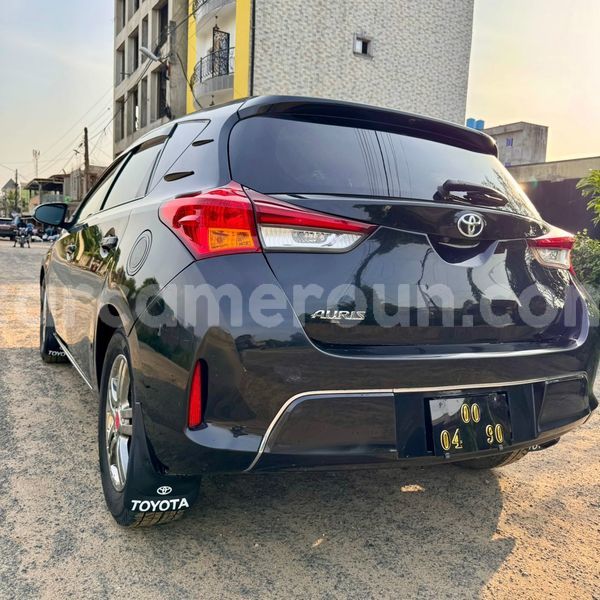 Big with watermark toyota auris littoral cameroon douala 21725
