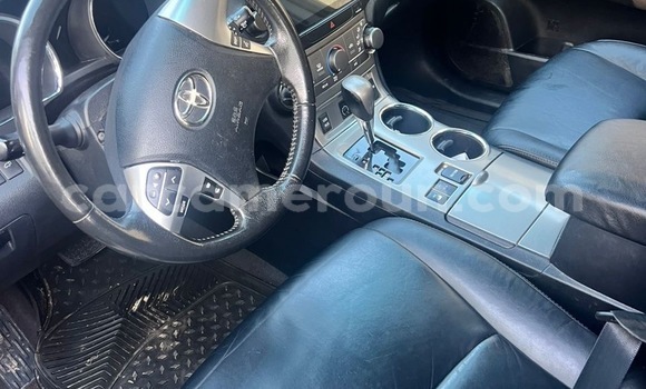 Acheter Occasion Voiture Toyota Highlander Gris à Yaoundé, Central Cameroon Acheter Occasion Voiture Toyota Highlander Gris à Yaoundé, Central Cameroon