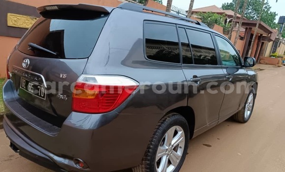 Acheter Occasion Voiture Toyota Highlander Gris à Yaoundé, Central Cameroon Acheter Occasion Voiture Toyota Highlander Gris à Yaoundé, Central Cameroon