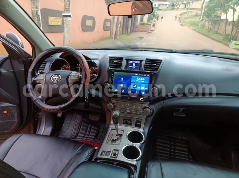 Big with watermark toyota highlander central cameroon yaounde 21749