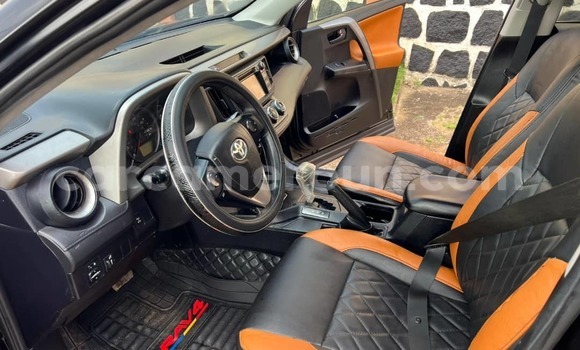 Acheter Occasion Voiture Toyota RAV4 Noir à Yaoundé, Central Cameroon Acheter Occasion Voiture Toyota RAV4 Noir à Yaoundé, Central Cameroon