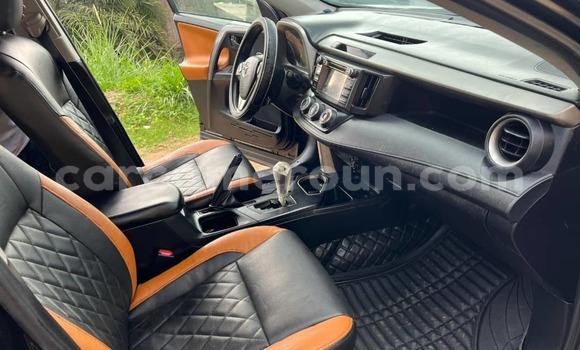 Acheter Occasion Voiture Toyota RAV4 Noir à Yaoundé, Central Cameroon Acheter Occasion Voiture Toyota RAV4 Noir à Yaoundé, Central Cameroon