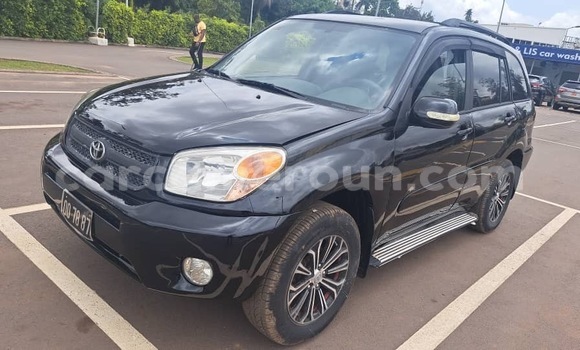Acheter Occasion Voiture Toyota RAV4 Noir à Yaoundé, Central Cameroon Acheter Occasion Voiture Toyota RAV4 Noir à Yaoundé, Central Cameroon