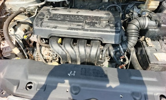 Sayi Na hannu Toyota Corolla Azurfa Mota in Yaounde a Babban Kamaru Sayi Na hannu Toyota Corolla Azurfa Mota in Yaounde a Babban Kamaru