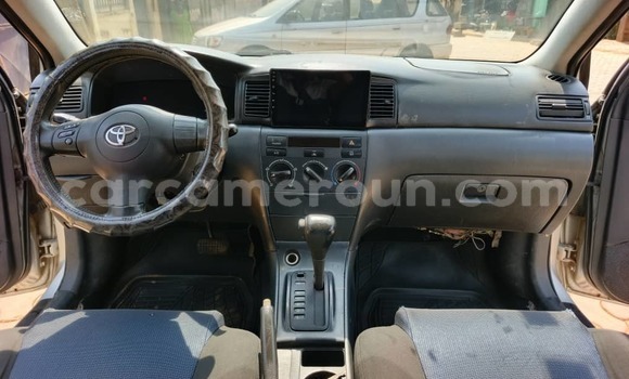 Sayi Na hannu Toyota Corolla Azurfa Mota in Yaounde a Babban Kamaru Sayi Na hannu Toyota Corolla Azurfa Mota in Yaounde a Babban Kamaru