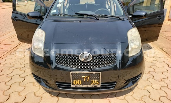 Sayi Na hannu Toyota Vitz Black Mota in Yaounde a Babban Kamaru Sayi Na hannu Toyota Vitz Black Mota in Yaounde a Babban Kamaru