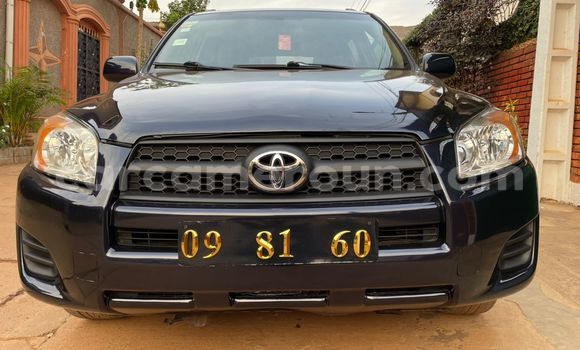 Sayi Na hannu Toyota RAV4 Black Mota in Yaounde a Babban Kamaru Sayi Na hannu Toyota RAV4 Black Mota in Yaounde a Babban Kamaru